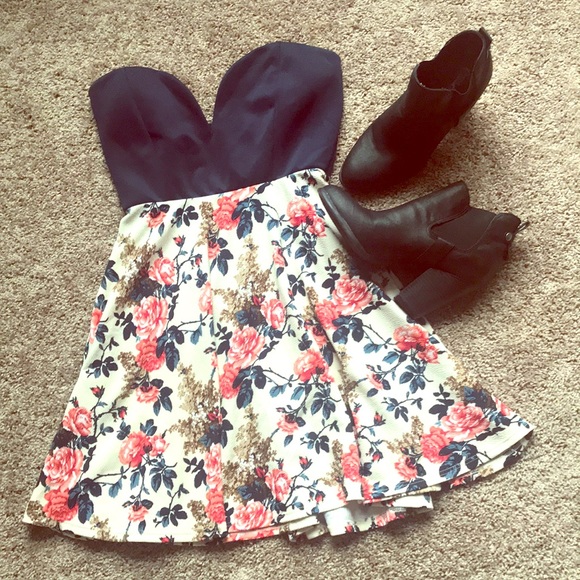 Cute black bootie heels - Picture 2 of 3